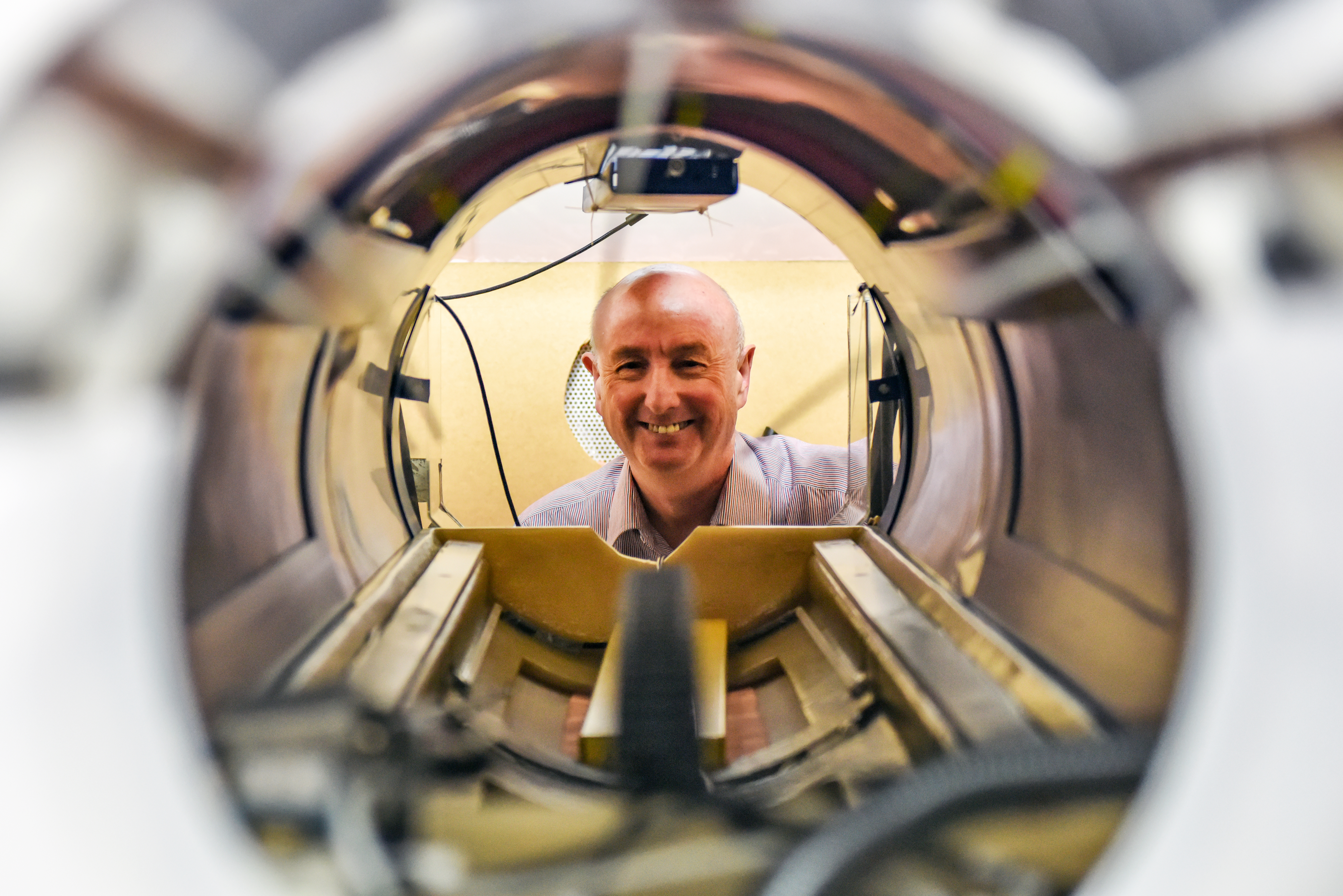 Professor David Lurie with the new FFC-MRI scanner.