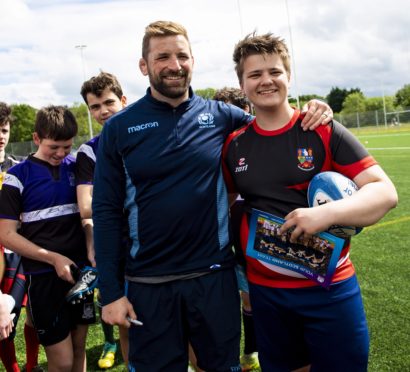 18/06/19
SCOTLAND TRAINING CAMP
CANAL PARK - INVERNESS
Scotland's John Barclay meets the fans