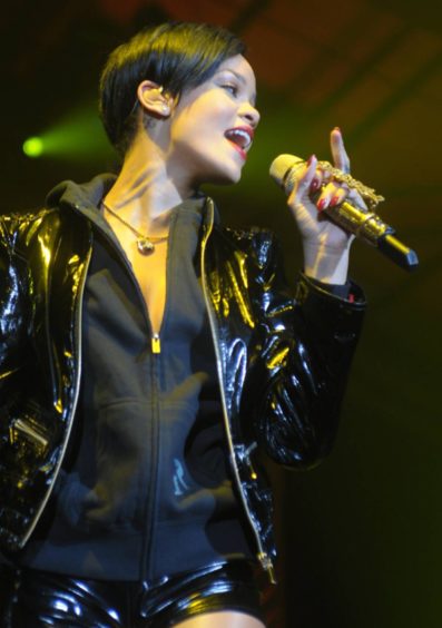 Rihanna performing in 2008