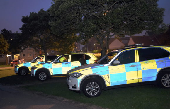 Police Incident in flats outside Cornhill Shopping Centre complex.
27/07/19
Picture by HEATHER FOWLIE