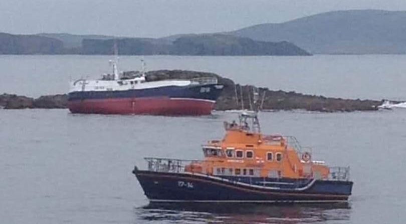 Fifteen crew members were dramatically rescued from the vessel after it ran aground in the Vee Skerries off Shetland, with Aith lifeboat standing by for large parts