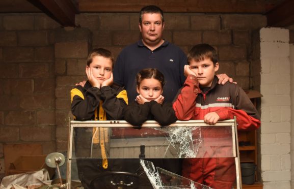 Dad James Currie with children Lexi, Jamie and Jay.


Picture by JASON HEDGES