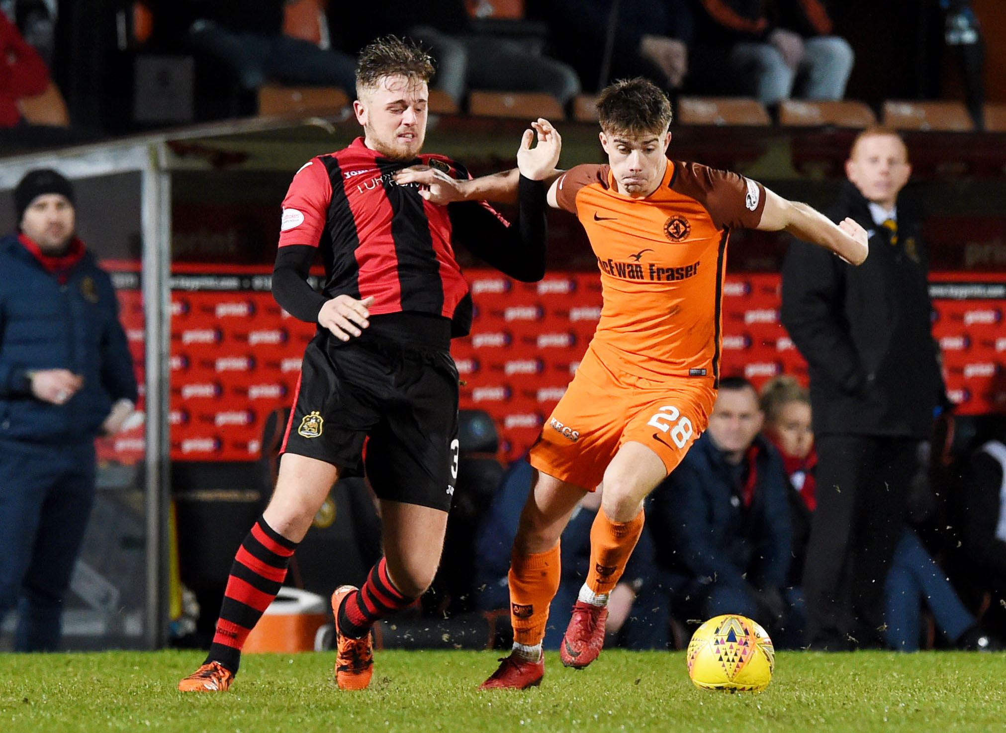 Dundee United striker Matty Smith has joined Cove Rangers