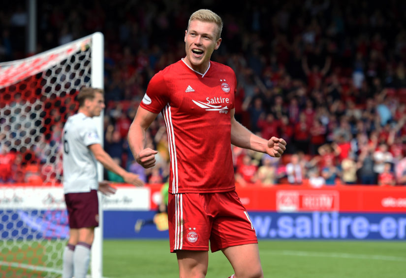 Sam Cosgrove in the Aberdeen 2019/20 home kit.