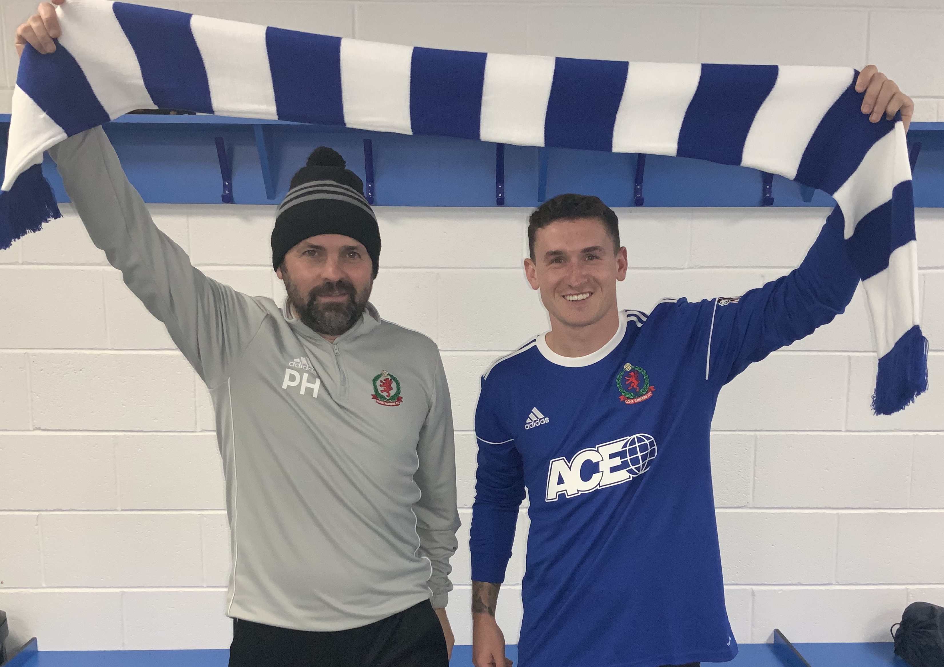 Cove Rangers manager Paul Hartley with new signing Fraser Aird.