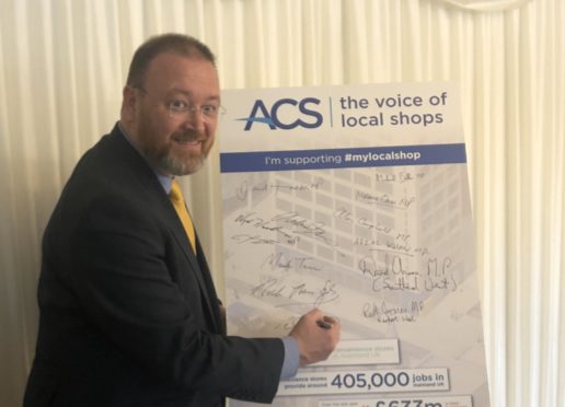 David Duguid backing the ‘local shops’ campaign at a reception in Westminster