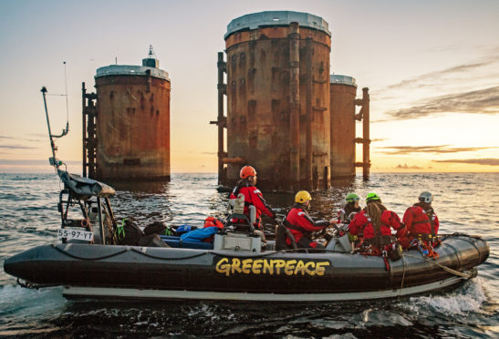 Greenpeace activists from the Netherlands, Germany and Denmark boarded two oil platforms in Shell’s Brent field today in a peaceful protest against plans by the company to leave parts of old oil structures with 11,000 tons of oil in the North Sea. 

Climbers, supported by the Greenpeace ship Rainbow Warrior, scaled Brent Alpha and Bravo and hung banners saying, ‘Shell, clean up your mess!’ and ‘Stop Ocean Pollution’.