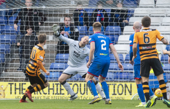 Alloa's Alan Trouten (L) scores to make it 2-2 during the Ladbrokes Championship match between Inverness CT.