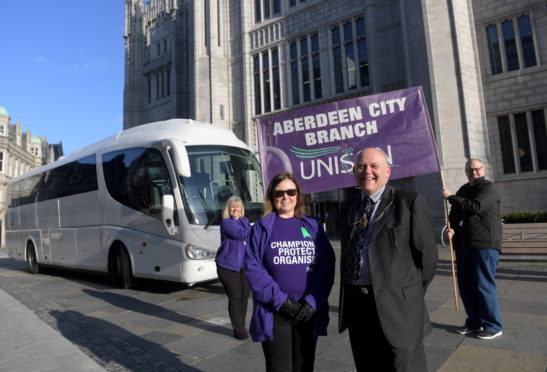 Marischal College. Local Service Champions Day. L:R, Susan Kennedy and Lord Provost of Aberdeen Councillor Barney Crockett, with, back L:R, Ann Mcevoy and Kenny Luke. CR0015396
17/10/19
Picture by KATH FLANNERY