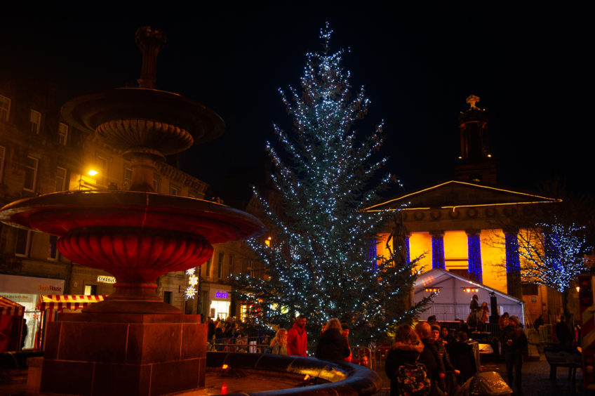 Elgin's Christmas Tree.

Pictures by JASON HEDGES