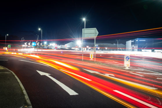 Roads crews mess up with contradictory road markings at Reiket Lane roundabout.