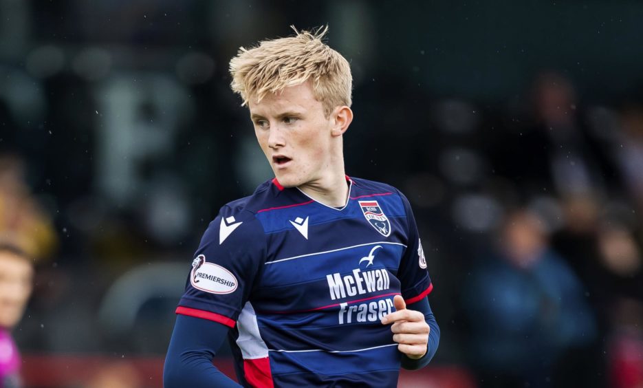 Celtic recall midfielder Ewan Henderson from Ross County loan