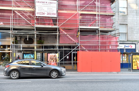 URN: CR0017997

LOCATOR - Former Poundstretcher. 43-45 Union Street


Picture by Scott Baxter    31/12/2019