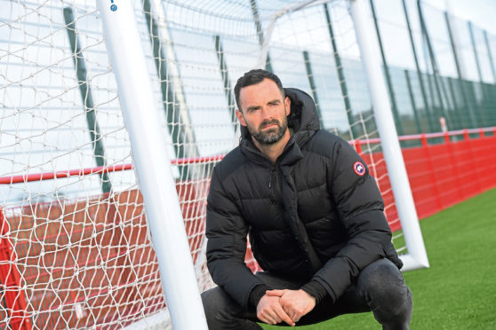 Aberdeen goalkeeper Joe Lewis.