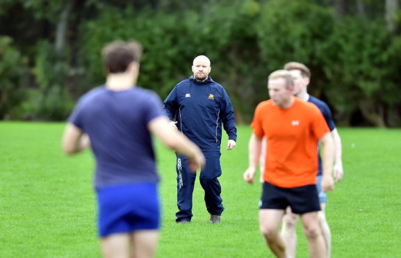 Gordonians head coach Ryan Morrice (centre).