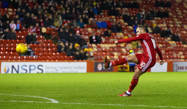 Aberdeen's Niall McGinn in action