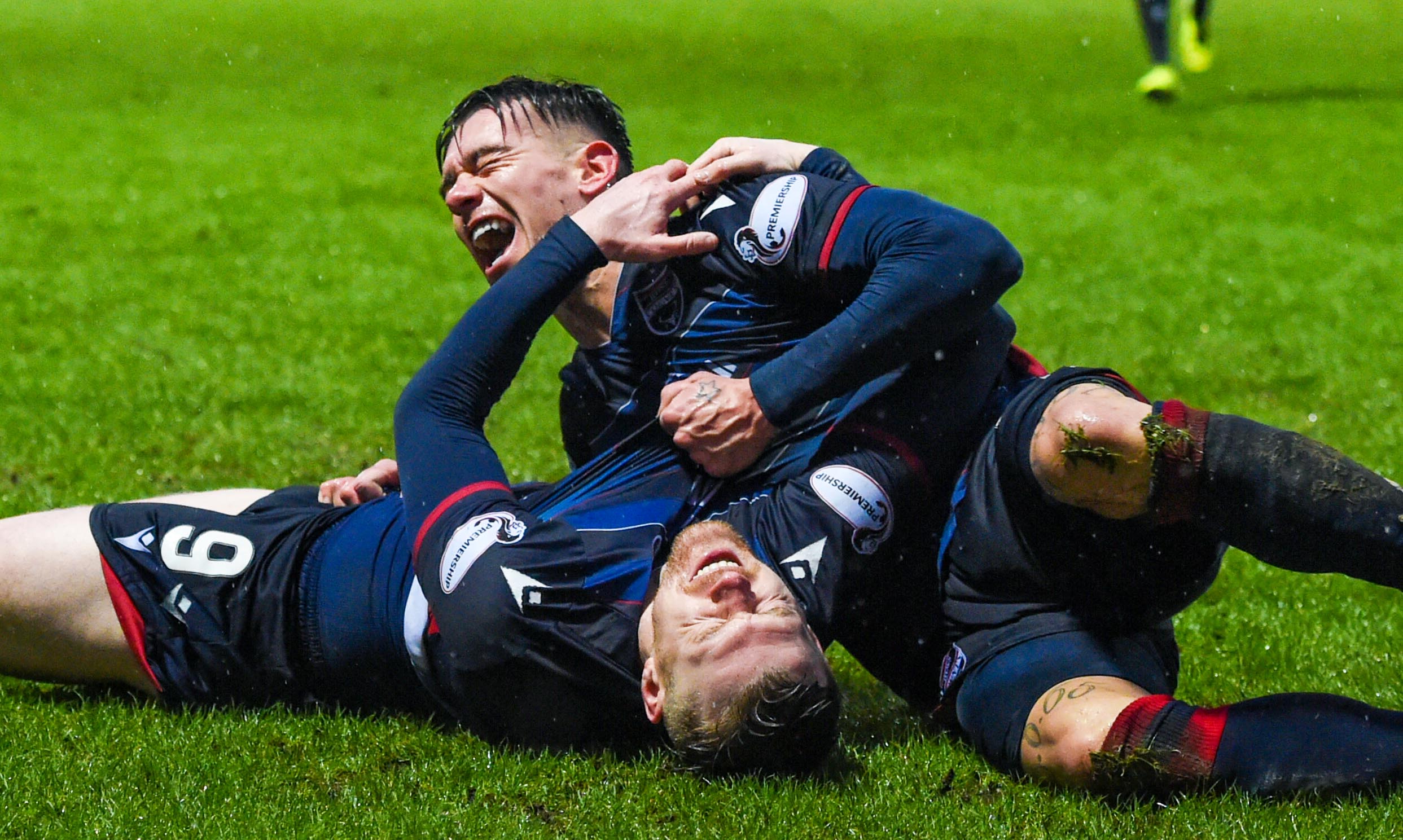 Ross County's Billy McKay celebrates with Josh Mullin, right, after equalising.