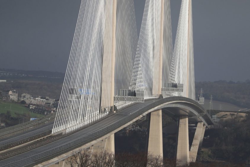 The Queensferry Crossing is closed to traffic after eight vehicles were damaged by falling ice