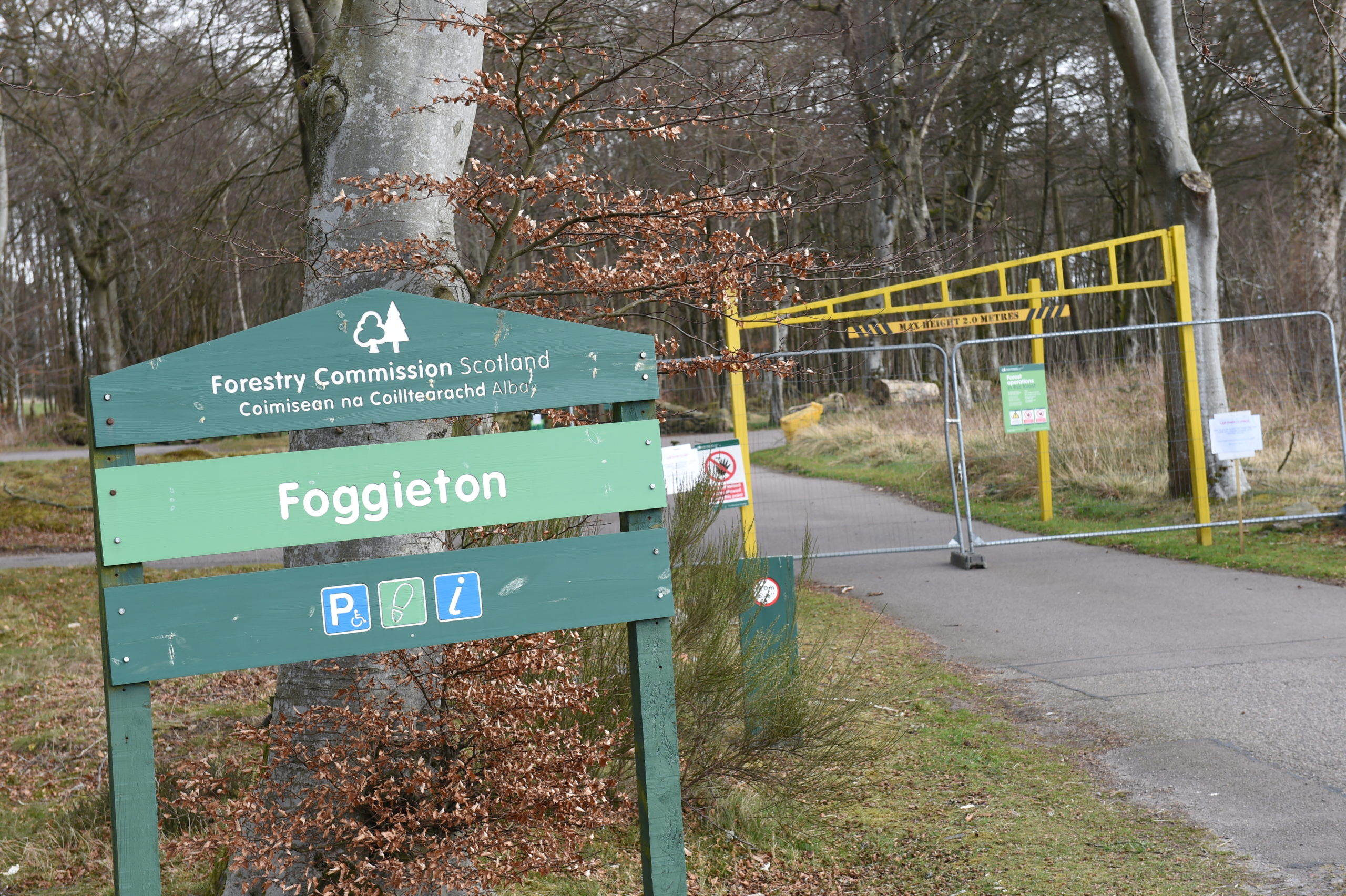Foggieton Forestry Commission Scotland Baillieswells car park  fenced off due to Covid-19 outbreak.  

Picture by Paul Glendell