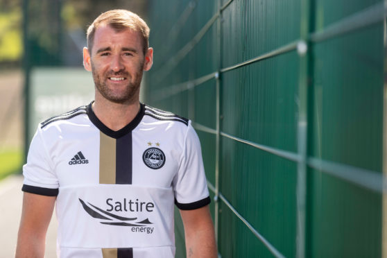 Niall McGinn models the new Aberdeen away kit. Picture: Newsline Media