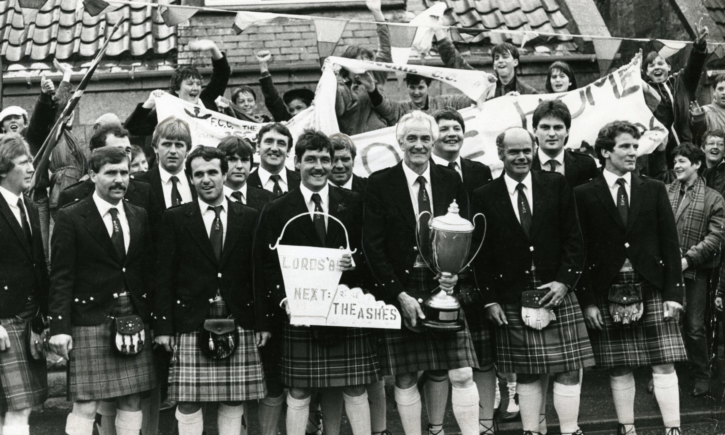 Freuchie arrive back home with the trophy in 1985.