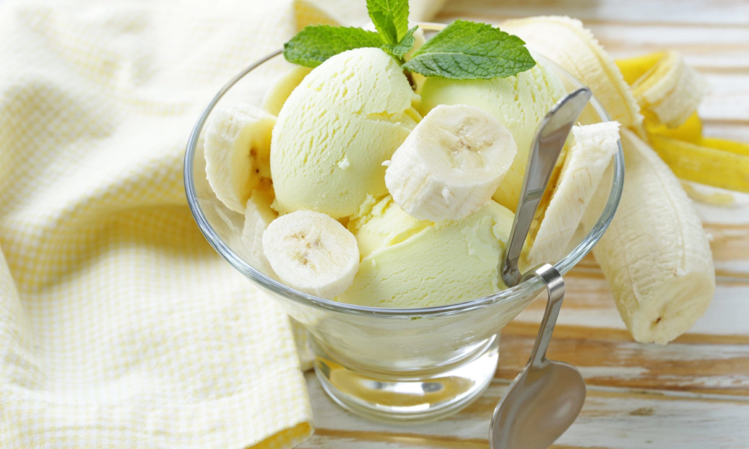 Banana and pecan ice cream.