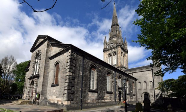 Two hundred church ministers have put their name to a letter pleading with Nicola Sturgeon to lift the ban on public worship.