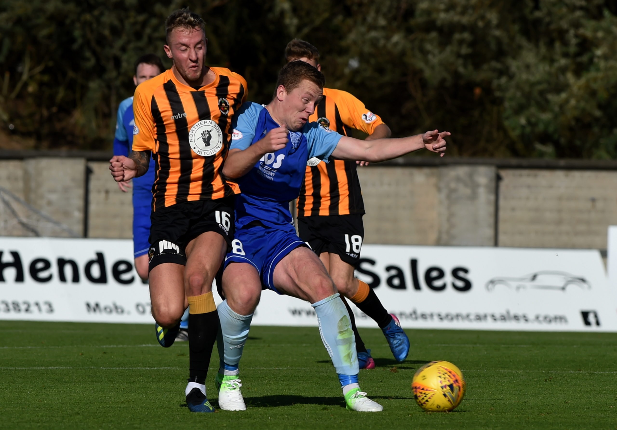 Berwick's Daryl Healy and Peterhead's Scott Brown in action.

Picture by KENNY ELRICK     22/09/2018