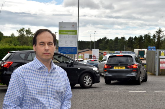 Councillor Martin Greig is calling for the one-way system in Hazlehead Avenue to be reintroduced.