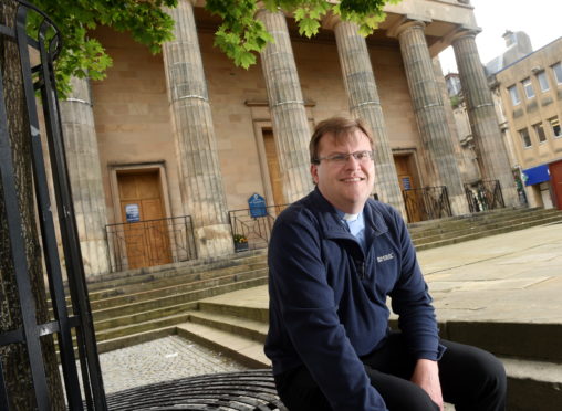 Rev Deon Oelofse in a very socially distanced St Giles in Elgin.
Picture by Sandy McCook.