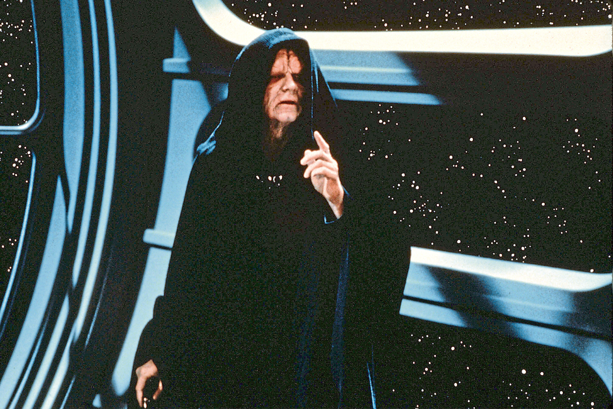 Is this Ian McDiarmid as Emperor Of The 
Galaxy in Star Wars, or Significant Other in 
onesie changing robe for a spot of wild 
swimming?
