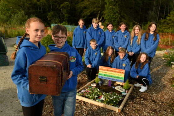 P7 pupils from Kemnay Primary School. Picture by Kenny Elrick.