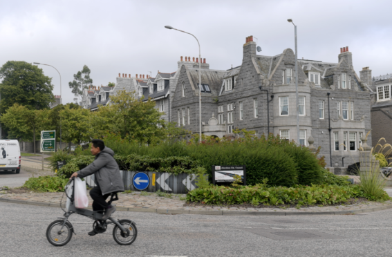 Queen's Road/Anderson Drive roundabout. Pic by Kath Flannery/