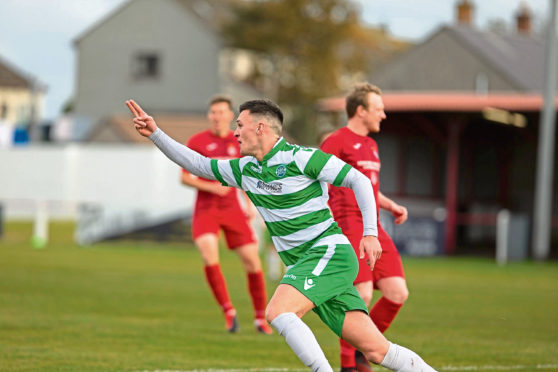 Brora v Buckie

Buckie's Steven Ross celebrates opening the scoring.