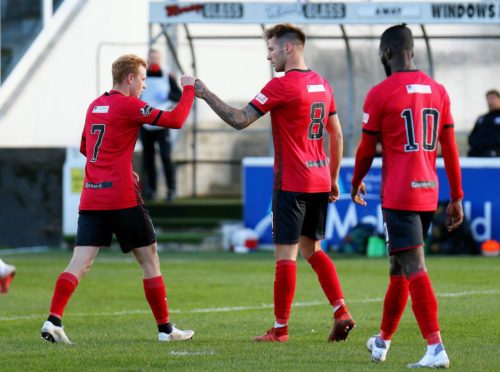 Elgin City's Russell Dingwall, left.