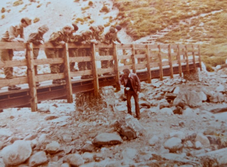 Images of Utsi's Bridge under construction in the late 1970s.