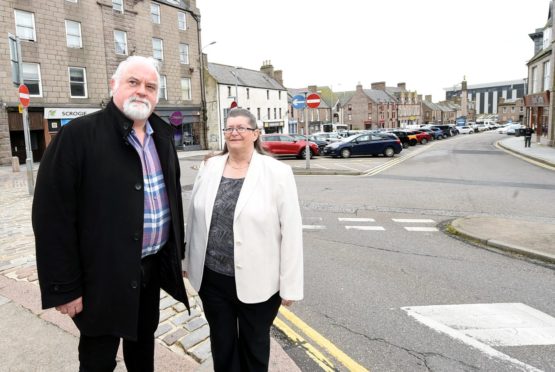 Leslie Forsyth, Rediscover Peterhead and councillor Ann Allan in Peterhead.
Picture by Jim Irvine