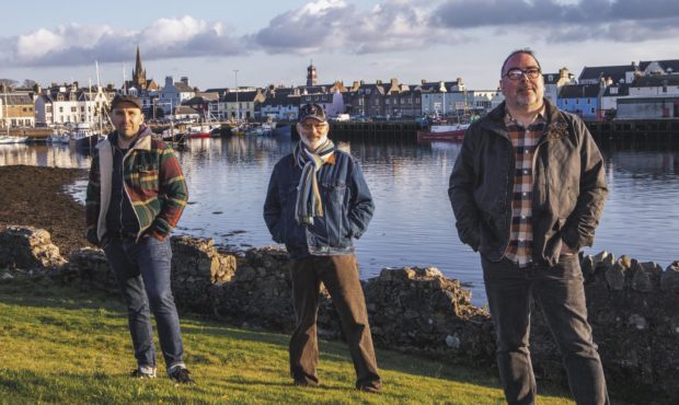 Residents in the Western Isles will mark New Year virtually as council officials prepare to live stream the first New Years Day ceilidh.