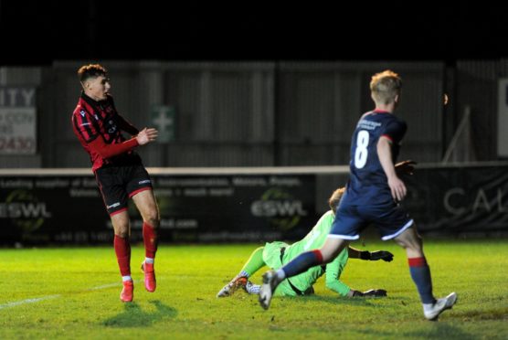 Kieran Shanks scoring to put Inverurie 2-1 ahead against Turriff in the Aberdeenshire Cup.
Pictured by Darrell Benns