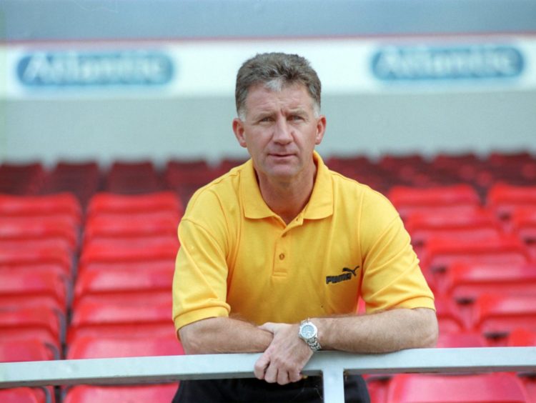 'Aberdeen was lucky to have him': Tributes to long-serving player and coach Chic McLelland - Vimarsana News