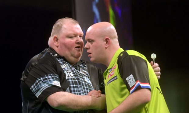 John Henderson drew with Michael van Gerwen in the Premier League in 2019.