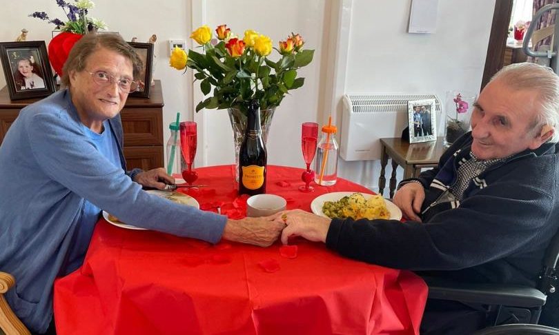Lovebirds enjoy romantic Valentine's Day dinner thanks to care home staff and donated treats - Vimarsana News