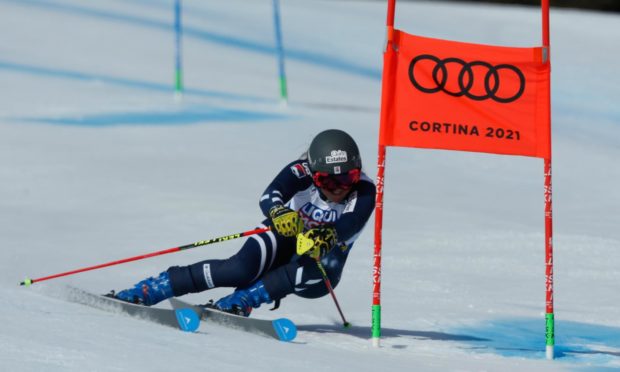 Alex Tilley in giant slalom action at Cortina 2021.