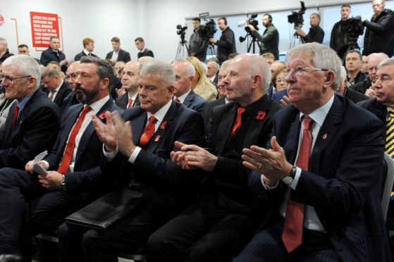 Sir Alex Ferguson (right), with Derek McInnes, Dave Cormack and Stewart Milne.