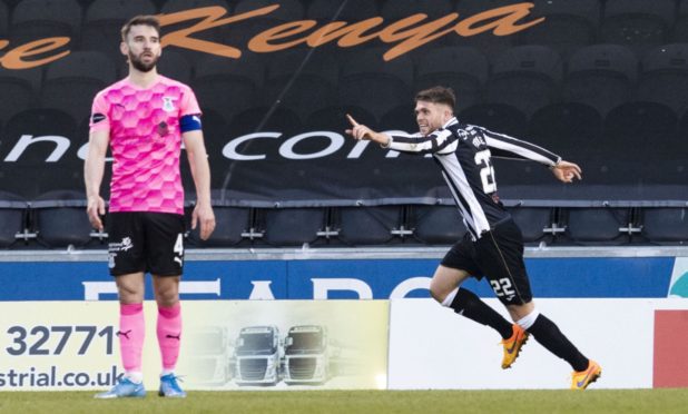 St Mirren's Marcus Fraser (R) celebrates making it 2-1.