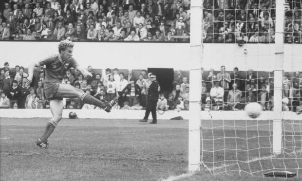 Neale Cooper thunders in a goal in the 1982 Scottish Cup final.