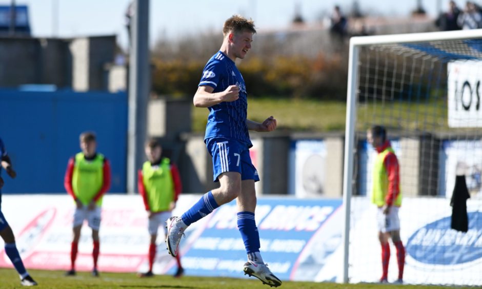 Peterhead midfielder Hamish Ritchie.