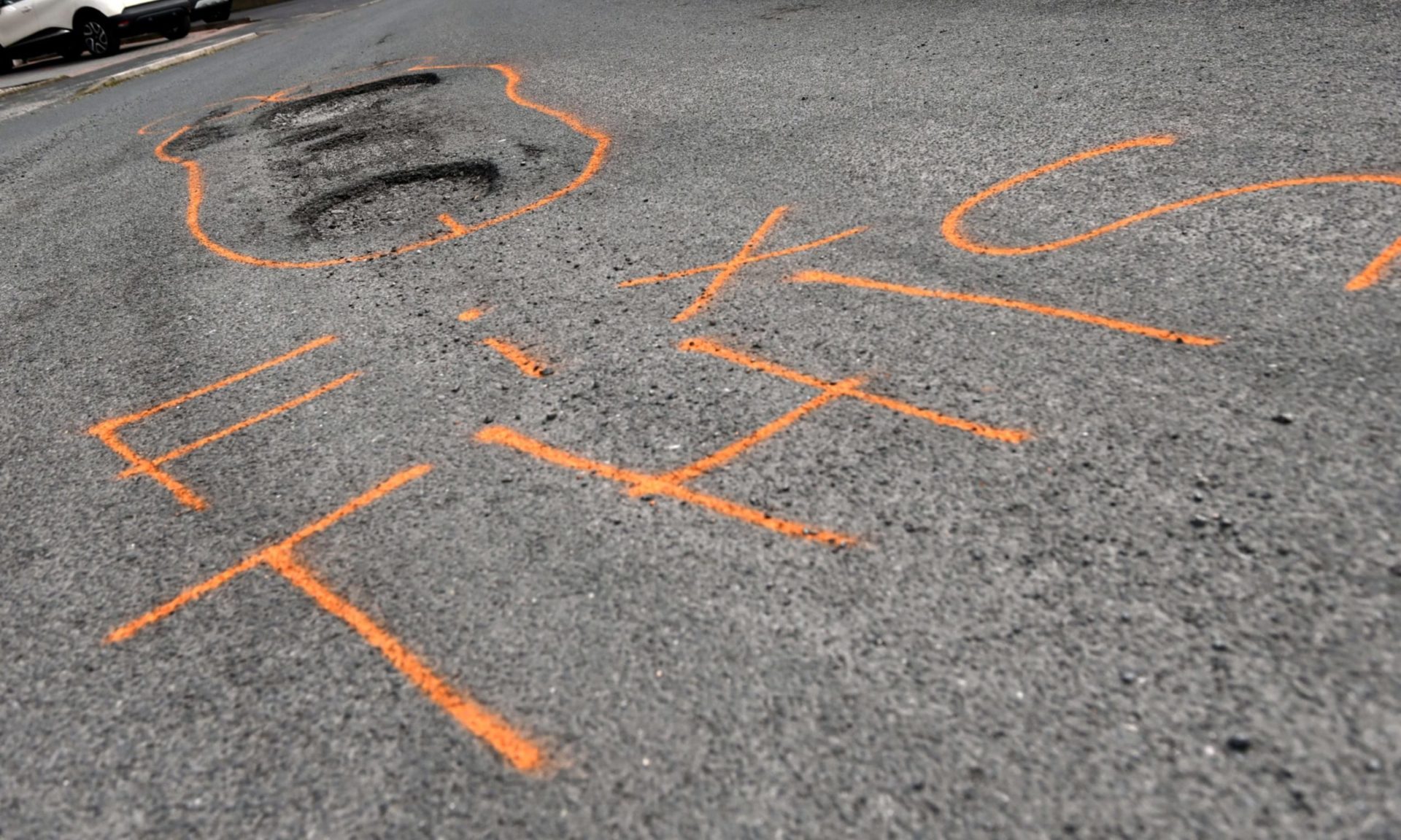 Potholes highlighted with spray paint in Portlethen as residents hint