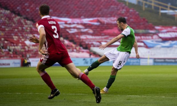 Christian Doidge scored to give Hibernian the lead