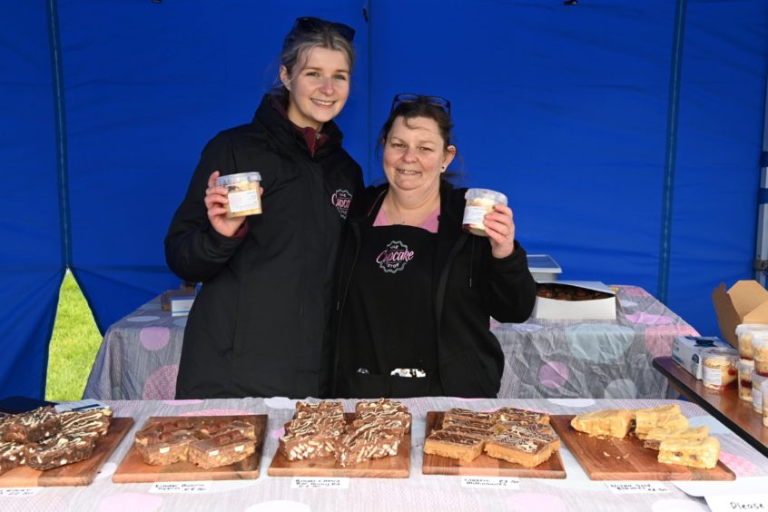 CR0028341
Food and Drink - Chapelton farmers' market at Burgess Park, Chapelton, Aberdeenshire.
Picture of The Cupcake Stop - Gemma Stephen and Jackie Stephen.

Picture by Kenny Elrick     23//2021